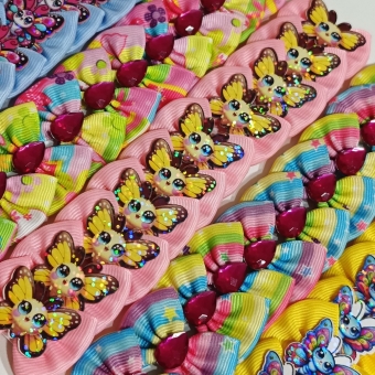 Laço M - Adesivo de Borboleta - Pacote com 50und