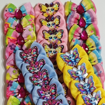 Laço M - Adesivo de Borboleta - Pacote com 50und